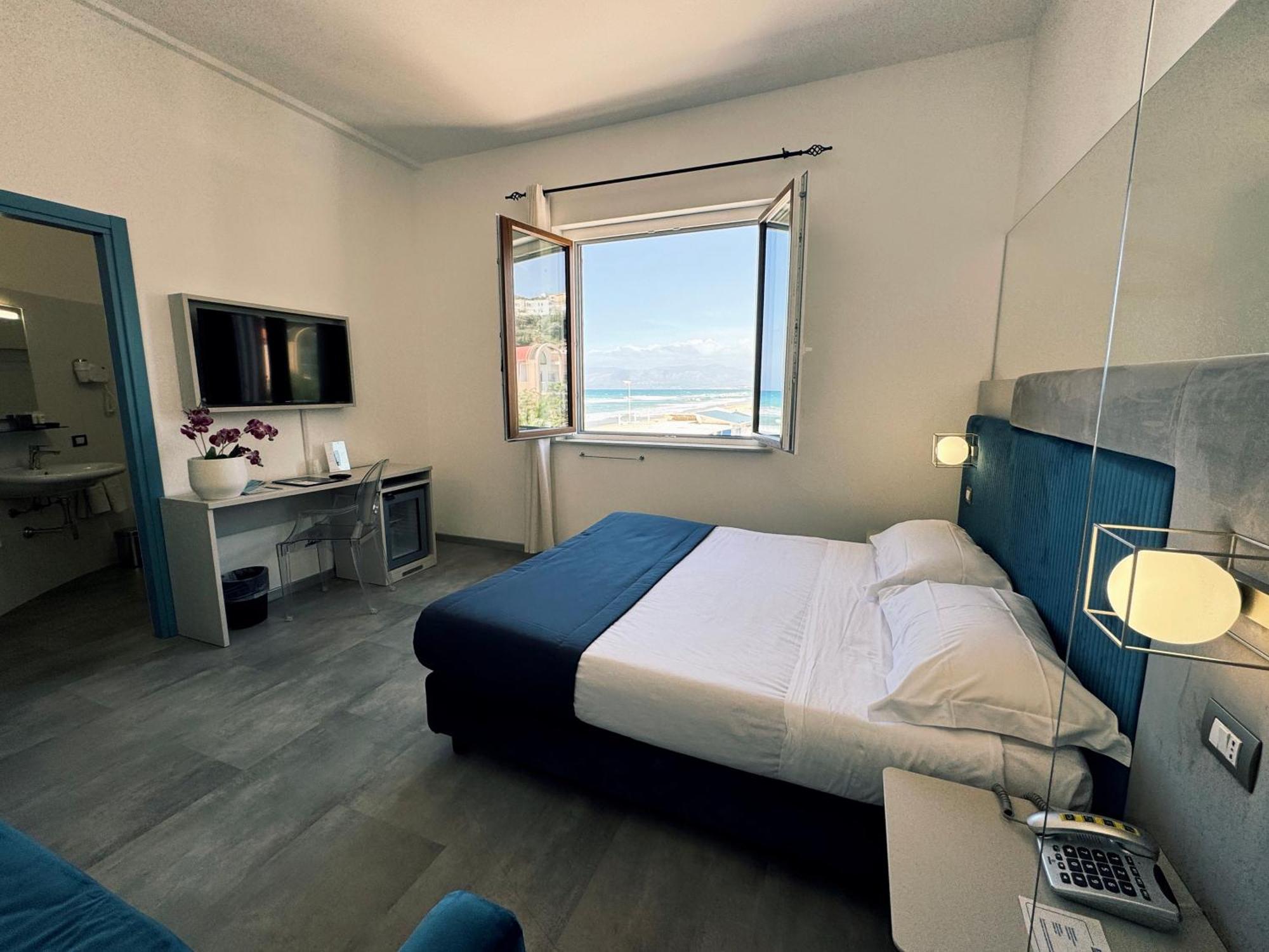 Hotel La Battigia Alcamo Marina Esterno foto